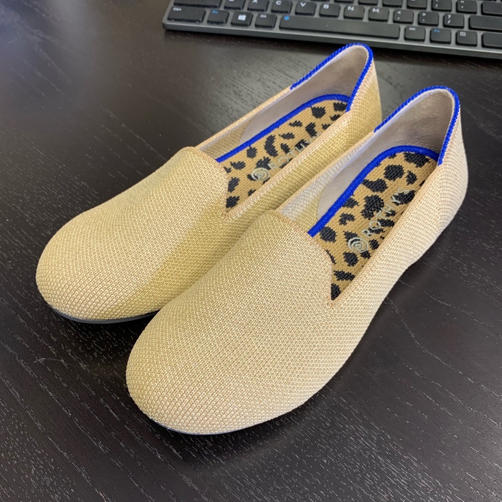 BRAND NEW Kids Size 3 Gold Sparkle Loafer